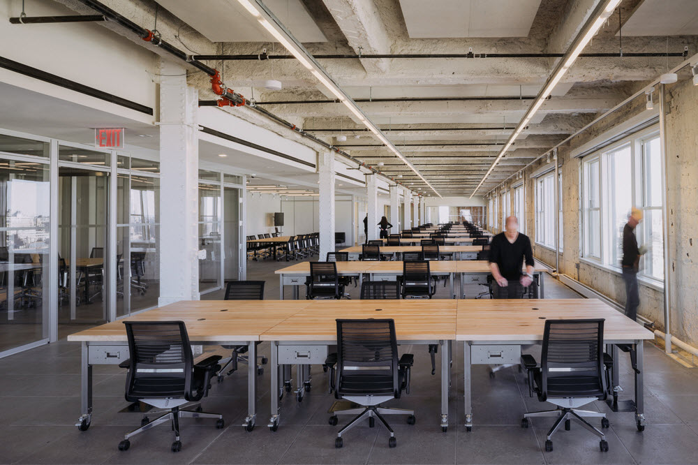 Parabola Industrial Open Office Design 